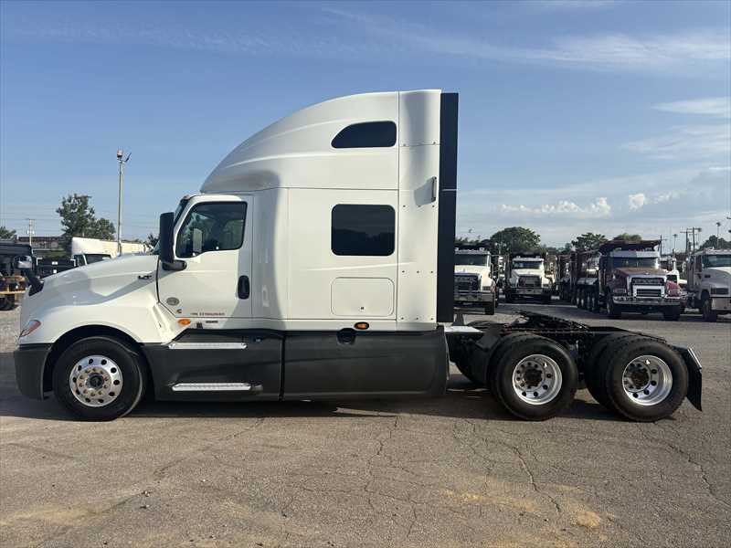2021 International  LT625