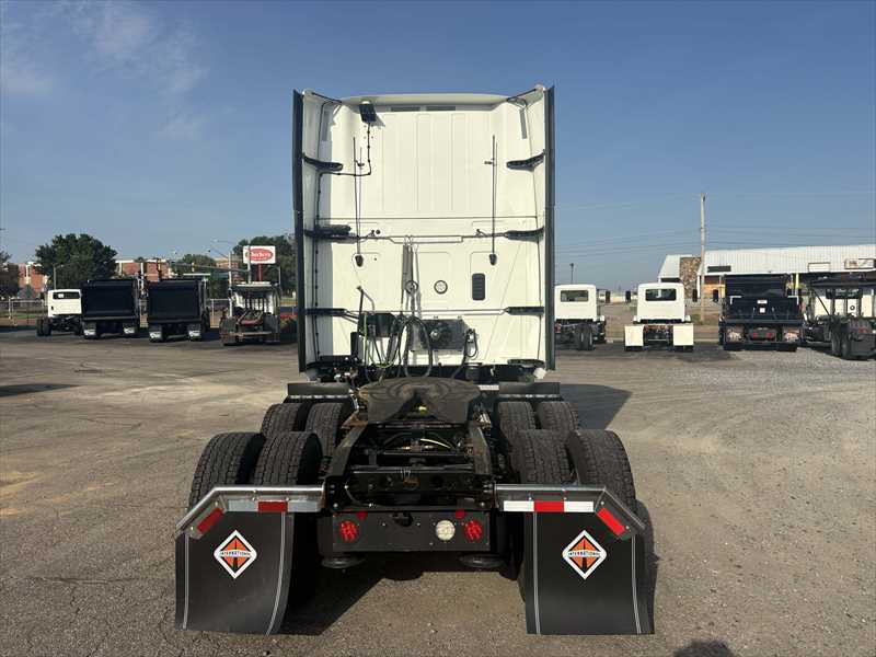 2021 International  LT625