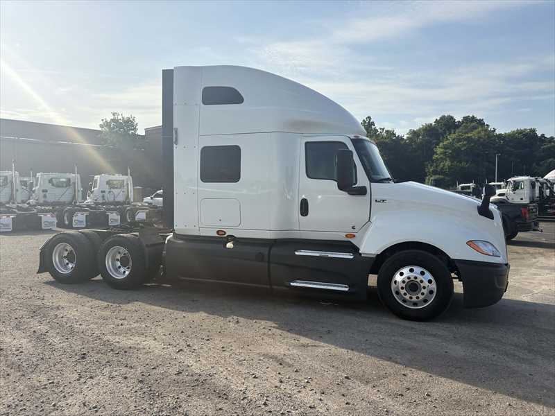 2021 International  LT625