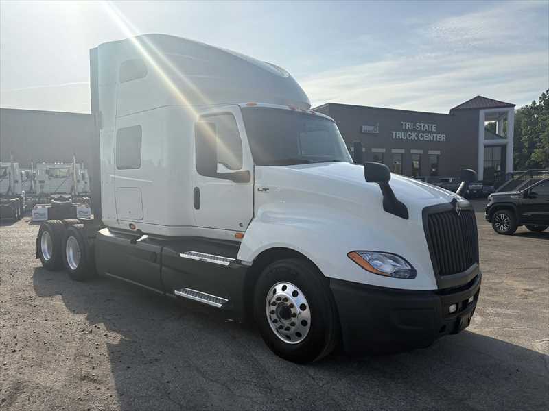 2021 International  LT625