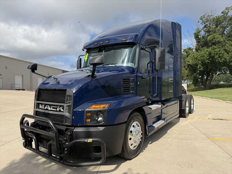 2024 Mack Anthem in Springfield, MO