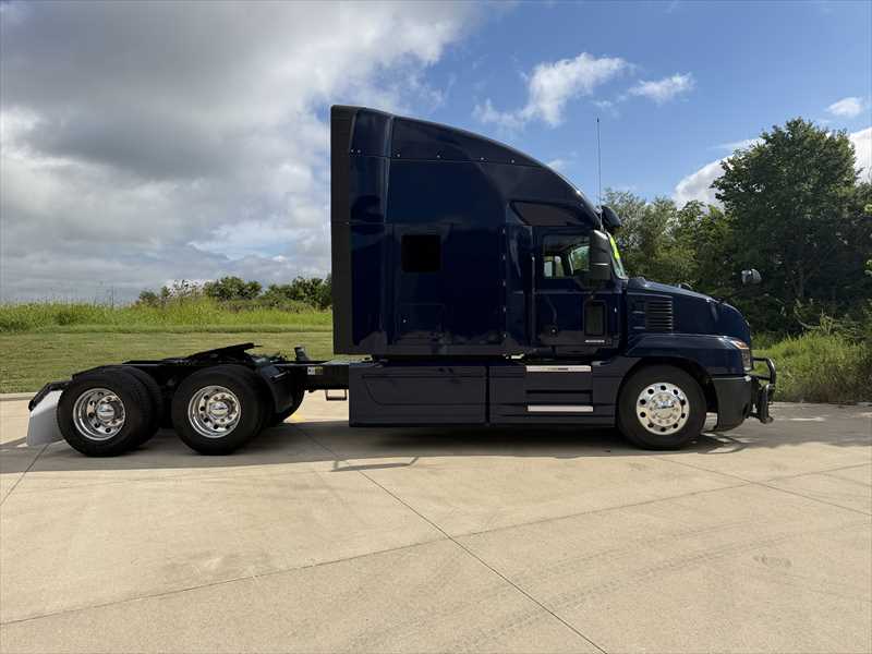 2024 Mack Anthem in Springfield, MO — photo 3