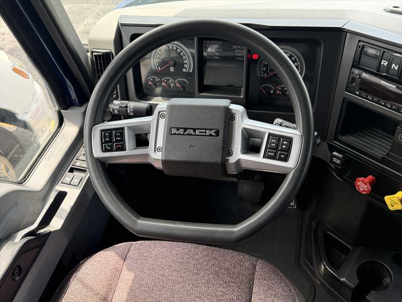 2024 Mack Anthem in Springfield, MO — photo 7