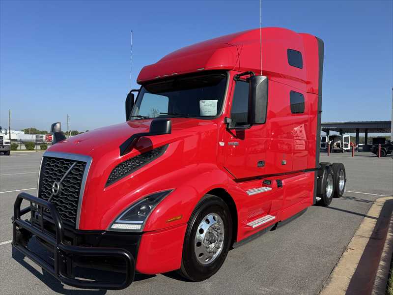 2021 Volvo  VNL64T760