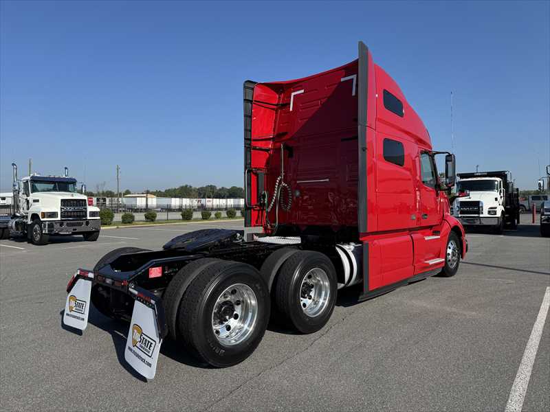 2021 Volvo  VNL64T760