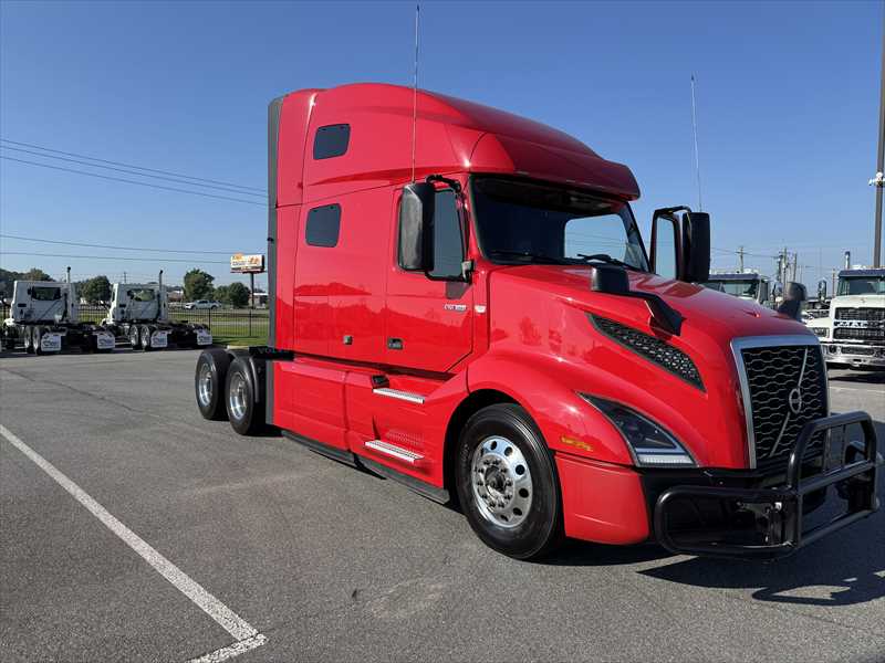 2021 Volvo  VNL64T760