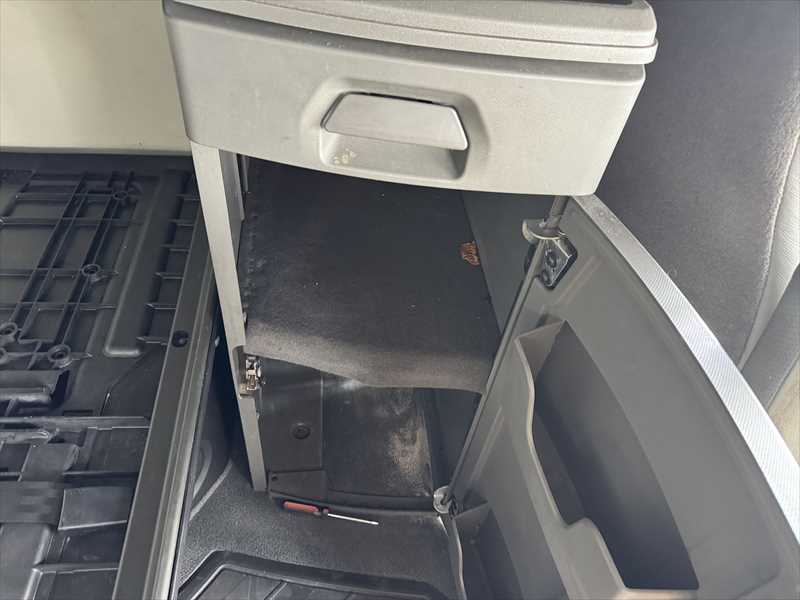 2021 Volvo  VNL64T760