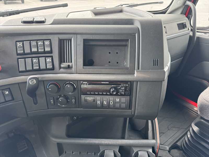 2021 Volvo  VNL64T760