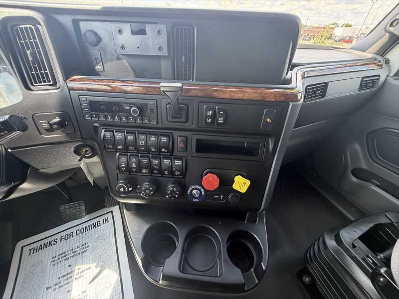 2021 International  LT625