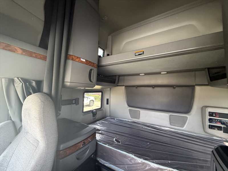 2021 International  LT625