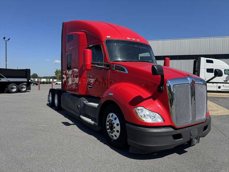 2022 Kenworth T680 in Little Rock, AR — photo 2