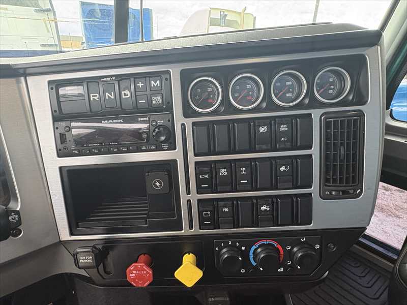 2025 Mack  PI64T