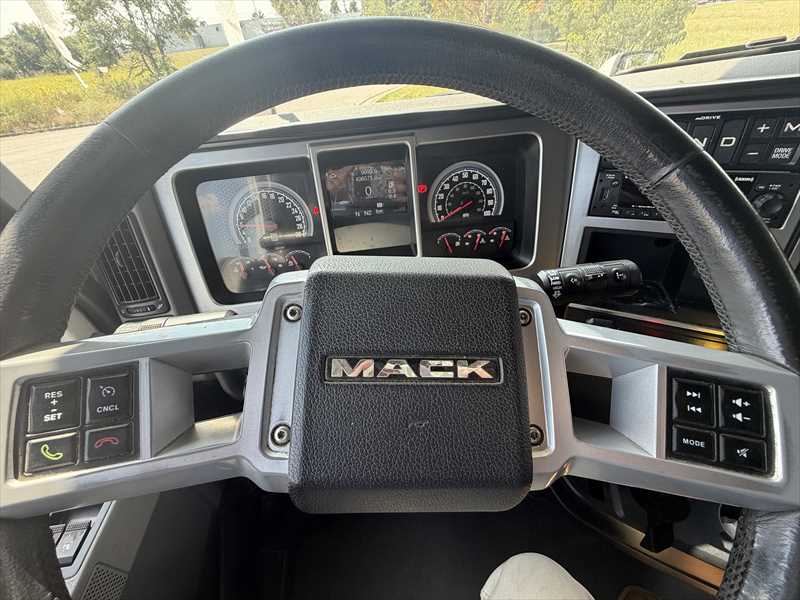 2023 Mack  AN64T
