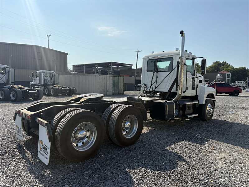 2024 Mack Pinnacle in Memphis, TN — photo 5