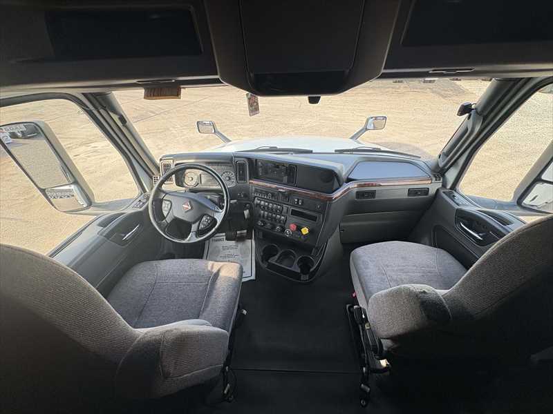2021 International  LT625