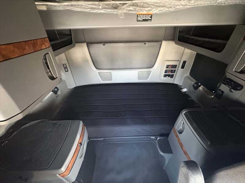 2021 International  LT625
