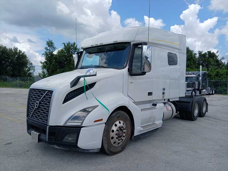 2021 Volvo  VNL64T740