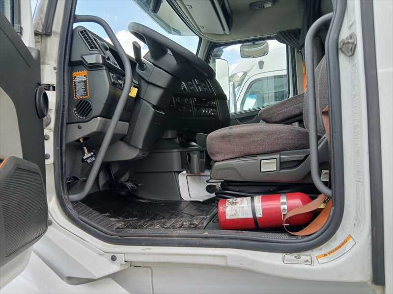 2021 Volvo in Springfield, MO — photo 7