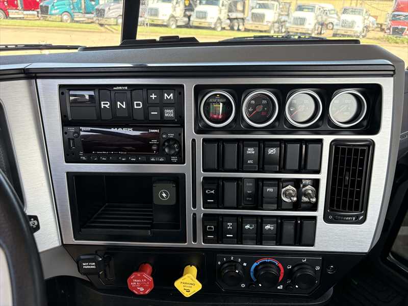 2025 Mack  PI64T