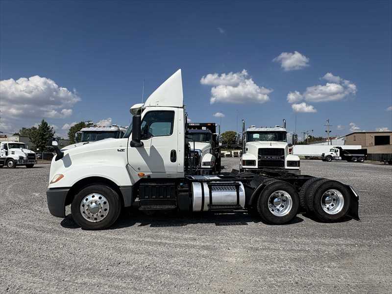 2020 International LT in Memphis, TN — photo 2