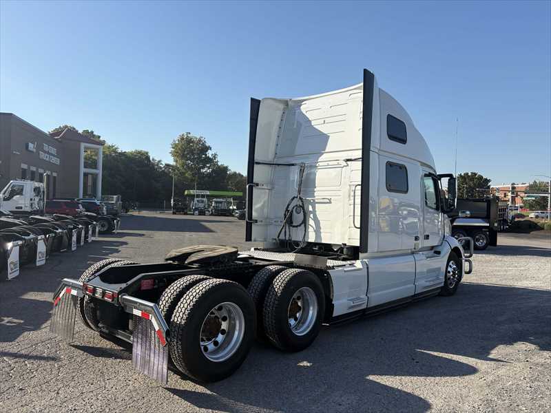 2024 Volvo VNL 860 in Little Rock, AR — photo 5
