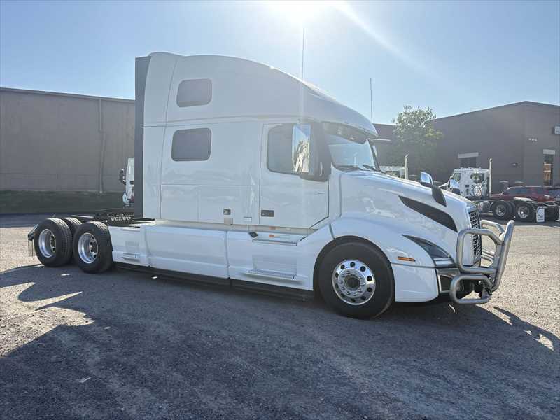 2024 Volvo VNL 860 in Little Rock, AR — photo 7