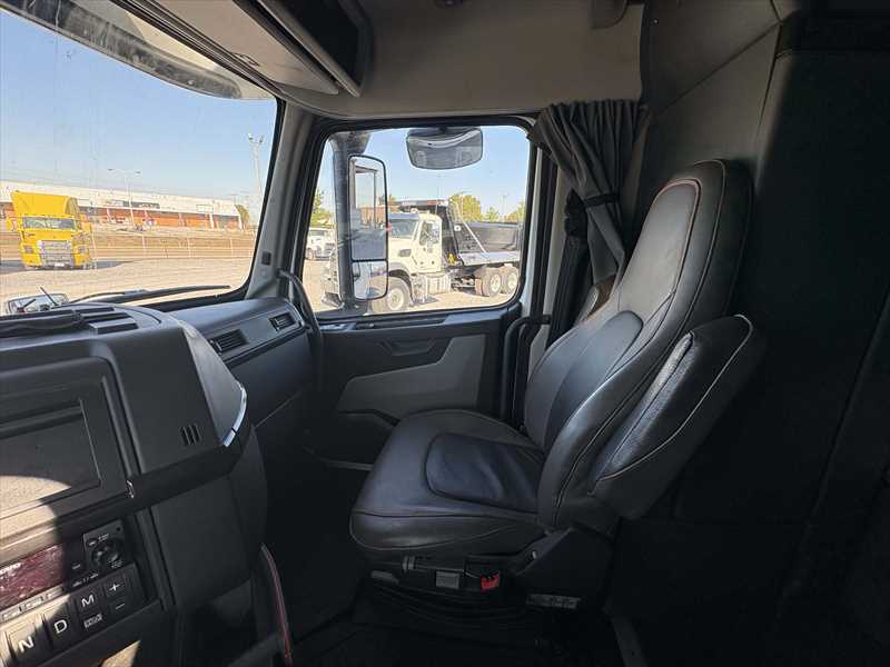 2024 Volvo  VNL64T860