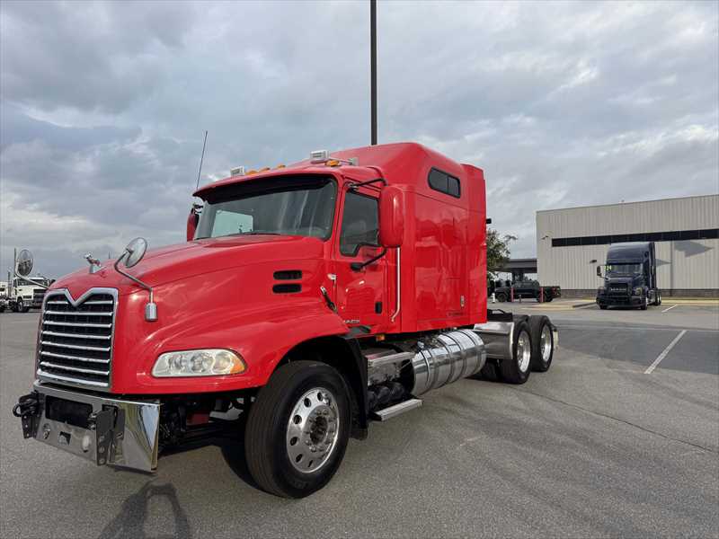 2018 Mack Pinnacle in Little Rock, AR — photo 2
