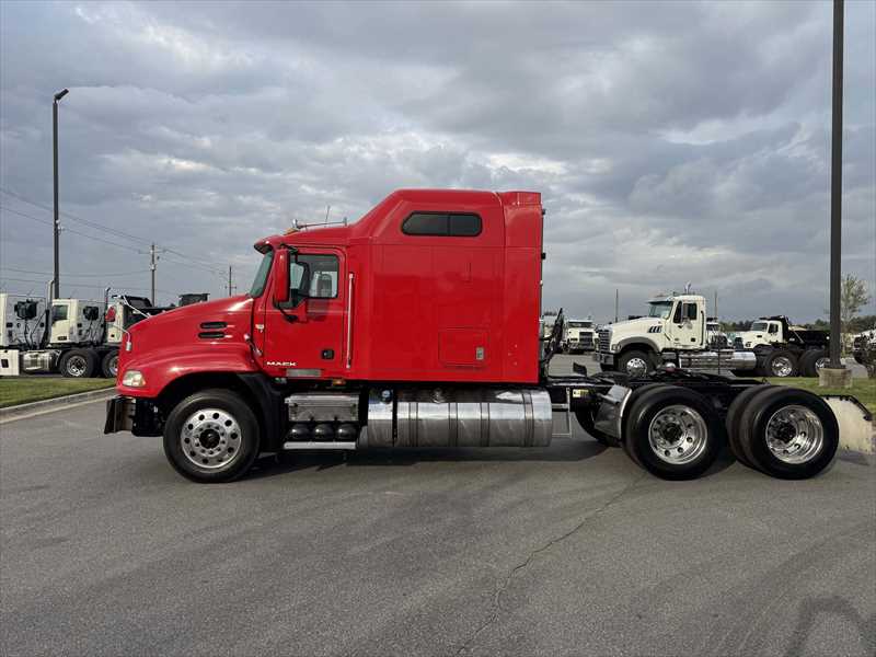 2018 Mack Pinnacle in Little Rock, AR — photo 3